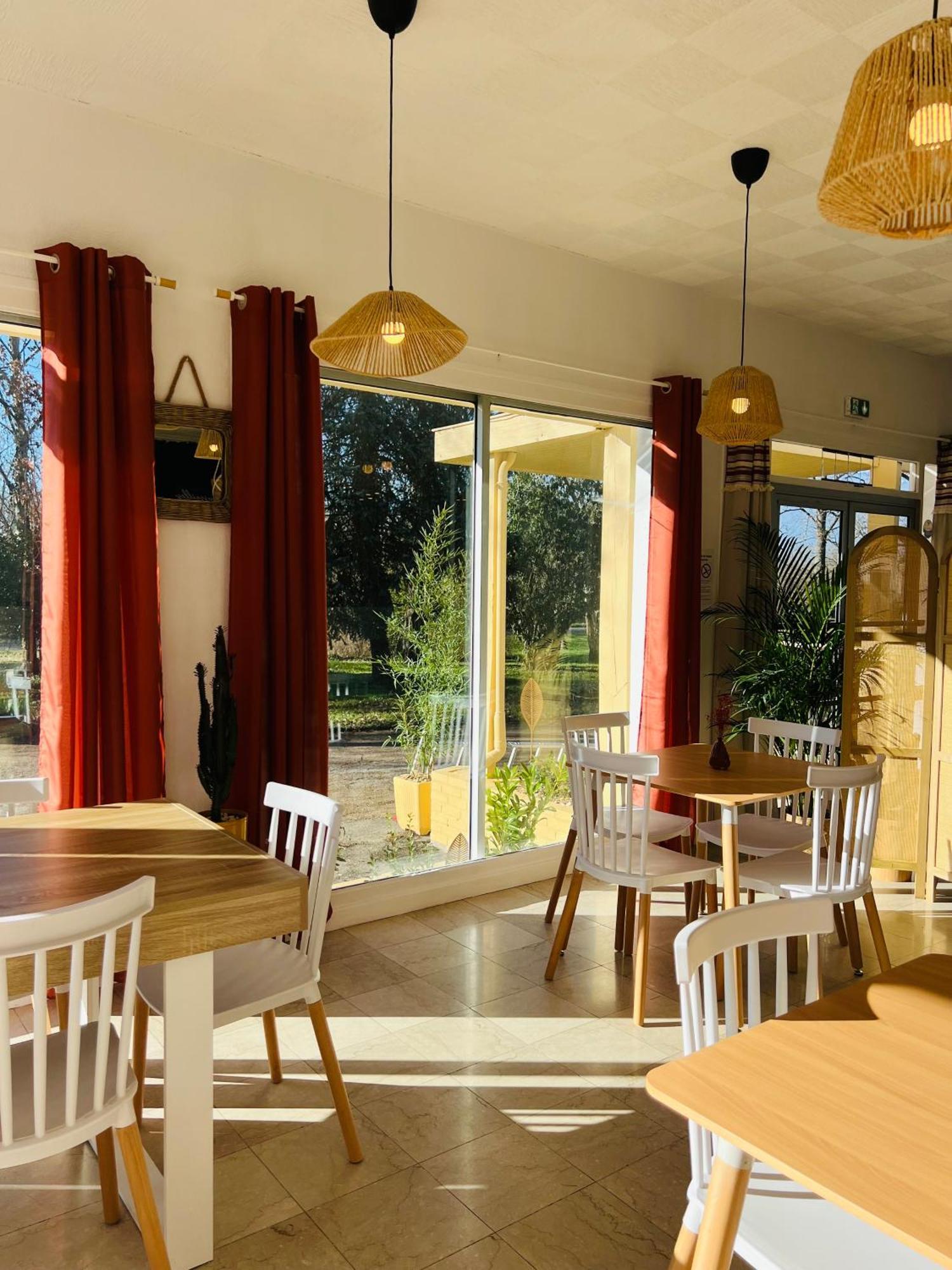 Motel Les Broussailles Mesves-sur-Loire Εξωτερικό φωτογραφία