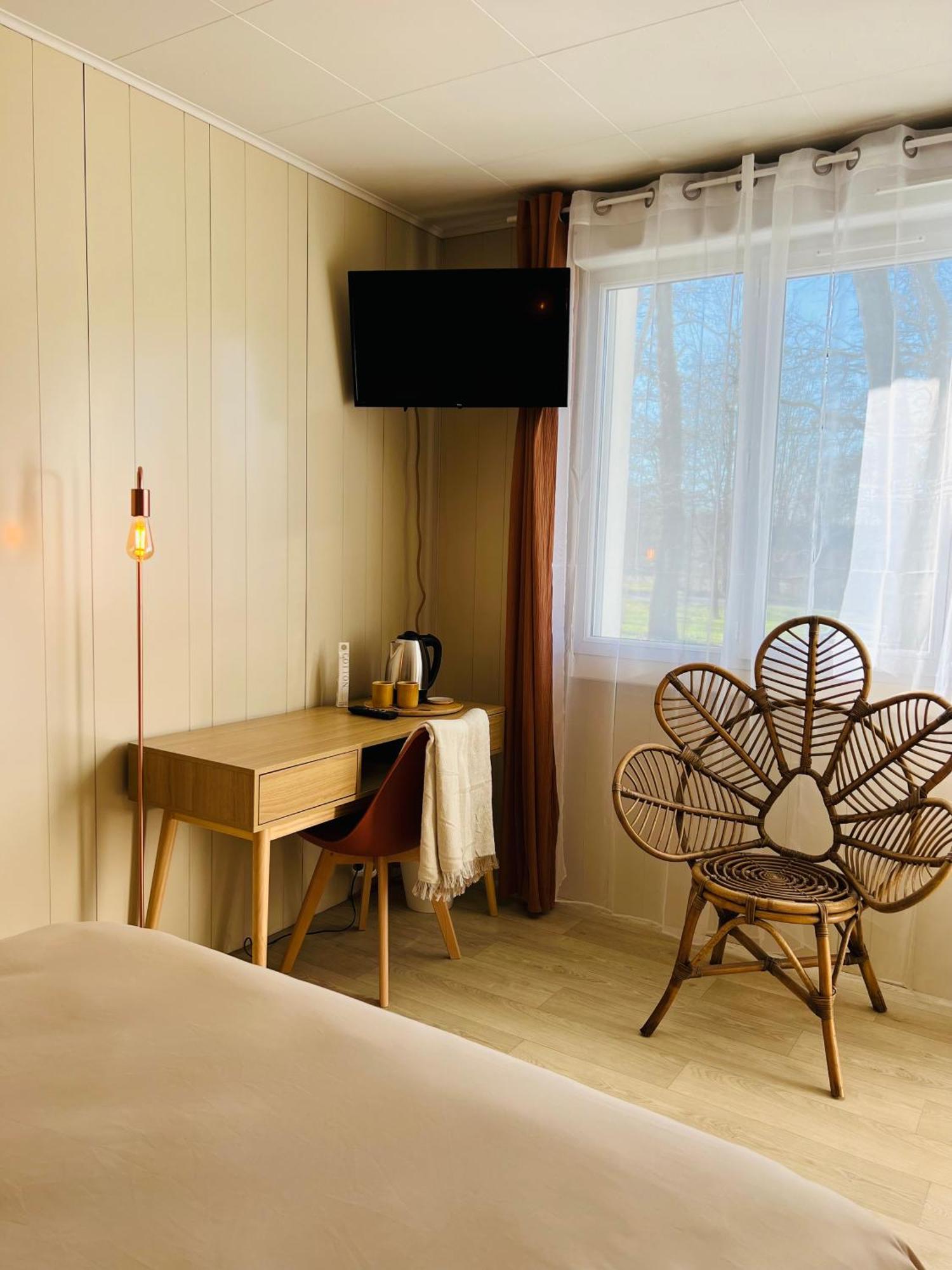 Motel Les Broussailles Mesves-sur-Loire Εξωτερικό φωτογραφία