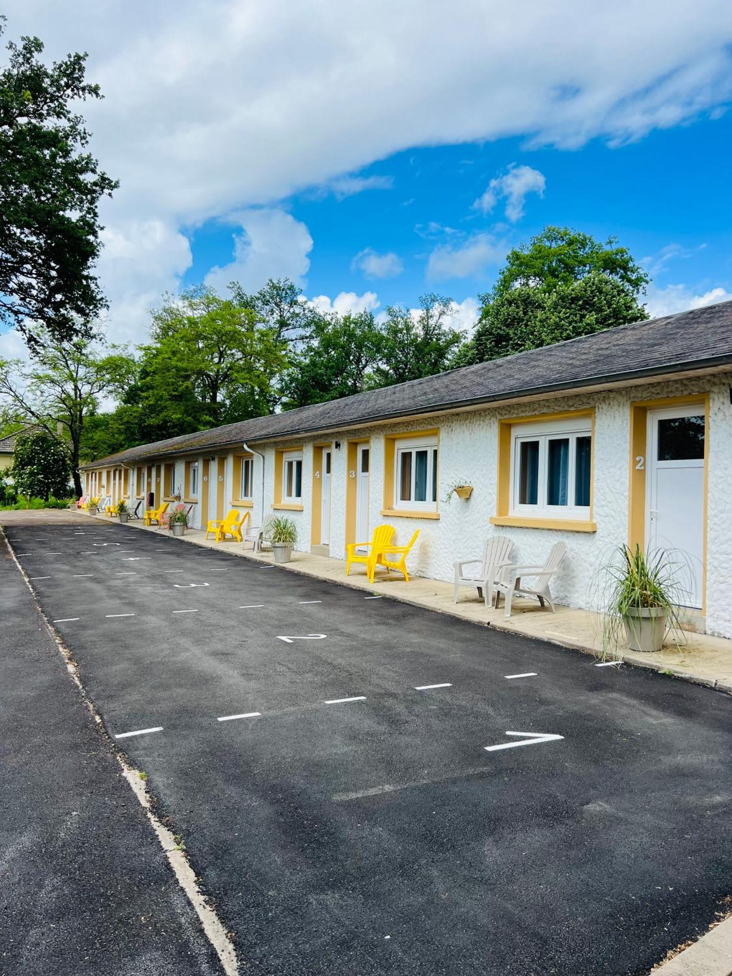 Motel Les Broussailles Mesves-sur-Loire Εξωτερικό φωτογραφία
