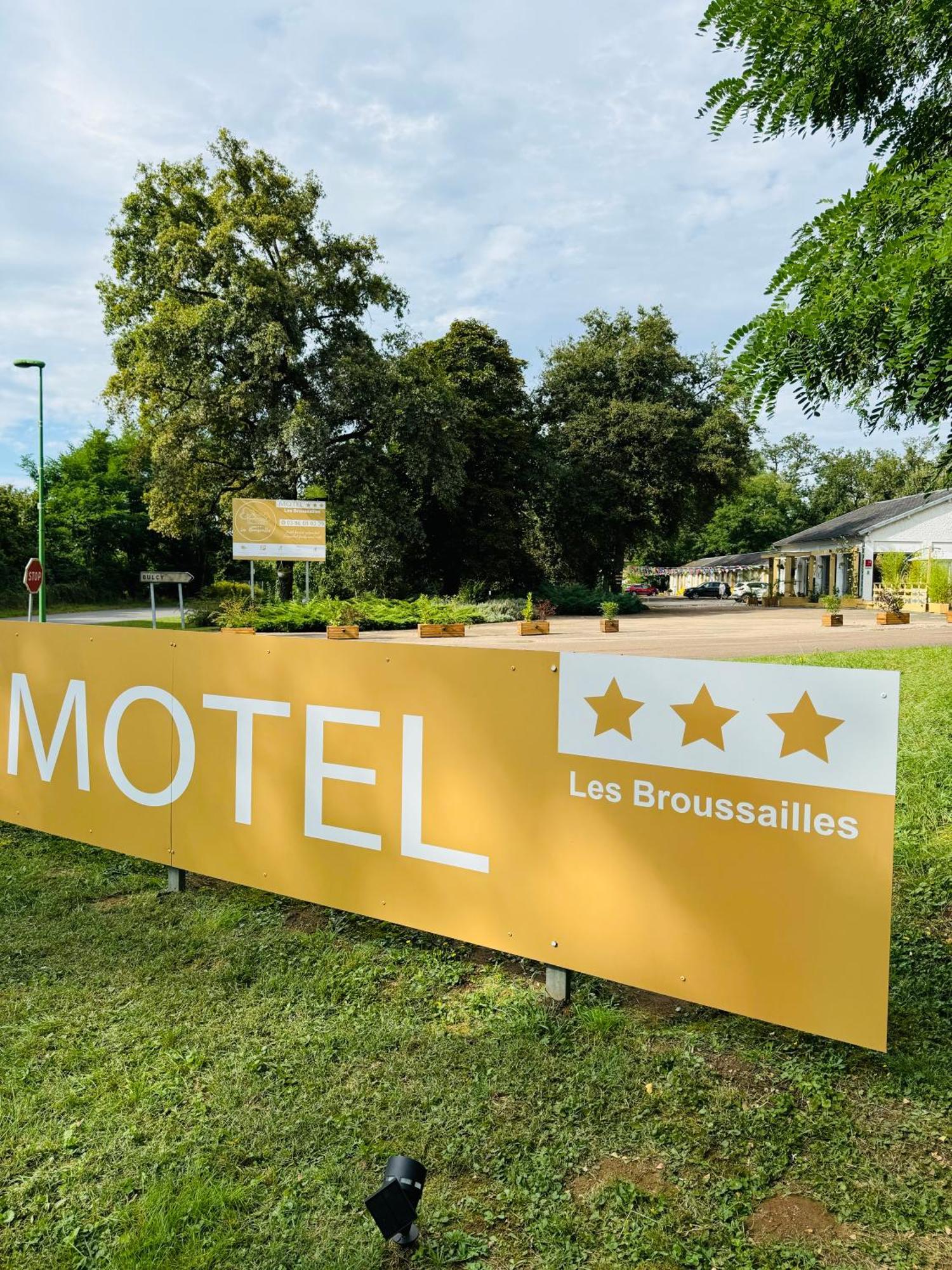 Motel Les Broussailles Mesves-sur-Loire Εξωτερικό φωτογραφία